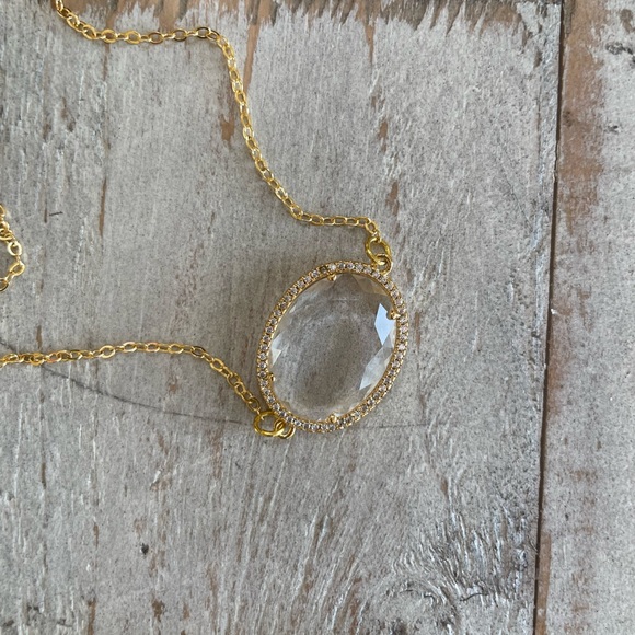 Clear Crystal pendant necklace - Picture 2 of 4